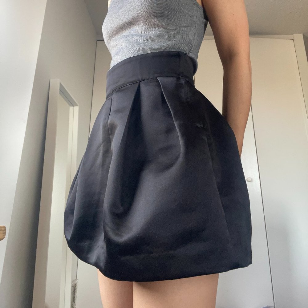 H&M Black satin high-waisted bubble skirt, EU 34